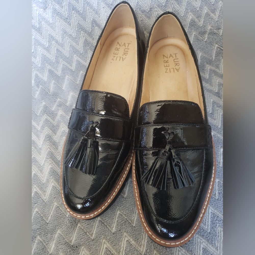 Naturalizer glossy black patent leather loafers 9.5 - Picture 6 of 7